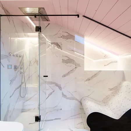 Aurum - Luxury Guest house *